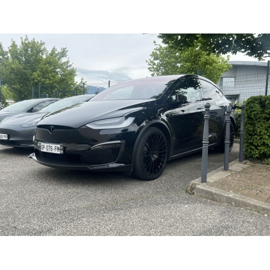 DynoTec Tesla Model X Spoileri / etulamelli DiscretX® LR & Plaid 2022+ -malleihin