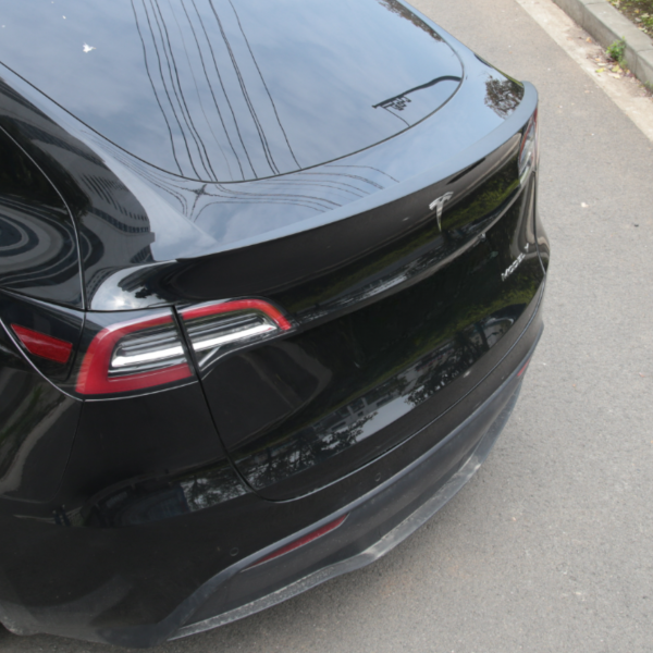 Plastic performance spoiler for Tesla Model Y