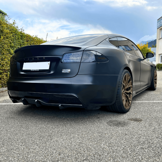 DynoTec Tesla Model S Difuzor de carbon ElementX® pentru LR & Plaid 2022+