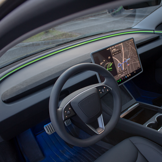 Insert tableau de bord en Alcantara® véritable pour Tesla Model 3 2024+ highland