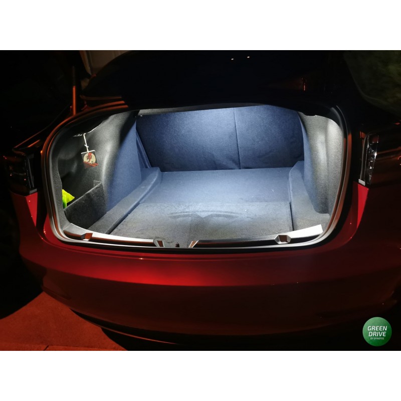 Tesla Model 3 Innenleuchten und Kofferraumbeleuchtung austauschen: So  geht's!