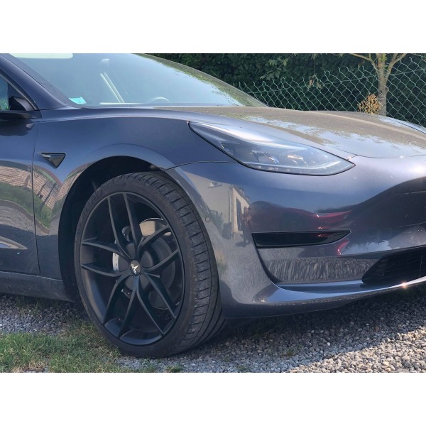 Tesla Zestaw 4 replik kutych obręczy Zero-G TrackPack dla Model 3