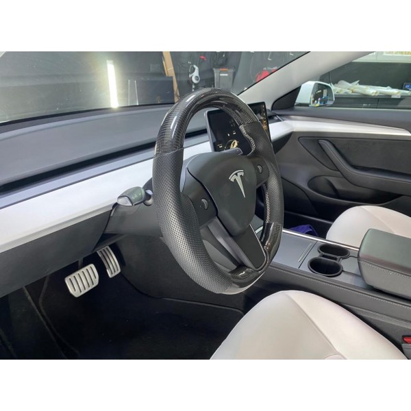 Tesla Prispôsobený volant pre Model 3