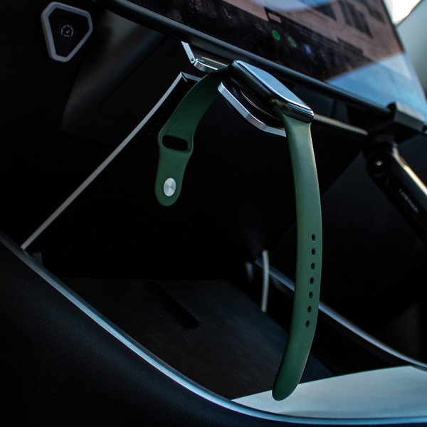 Selvklebende Apple Watch-laderholder for Tesla