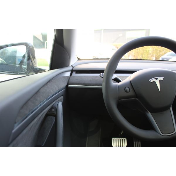 Insert tableau de bord en Alcantara® véritable pour Tesla Model 3 et Y