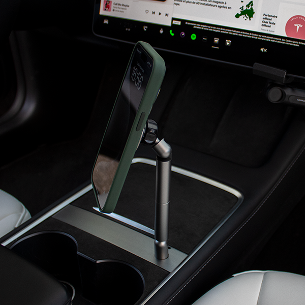 Tesla Model 3 Držiak telefónu MagSafe integrovaný do stredovej konzoly pre a Model Y