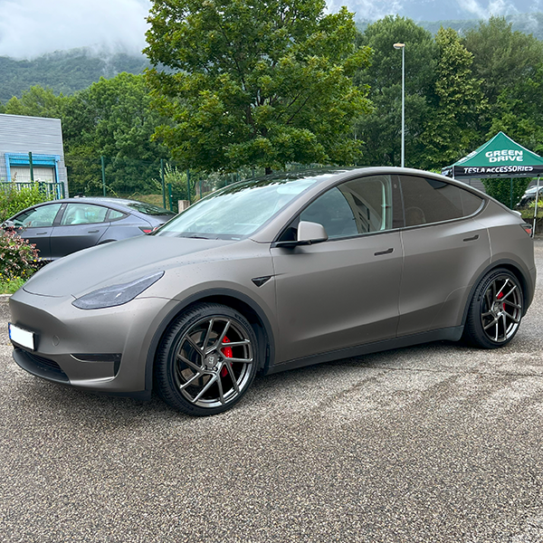 Tesla Zestaw 4 kutych obręczy KLAVO dla Model Y