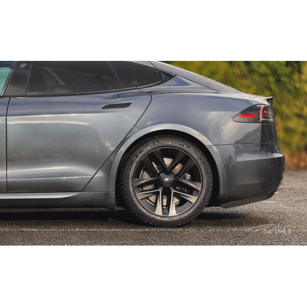 Quels pneus sur Tesla Model 3 ?